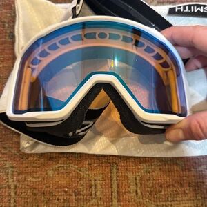 Smith Ski / Snowboard Goggles – All-Light Lens – Gently Used